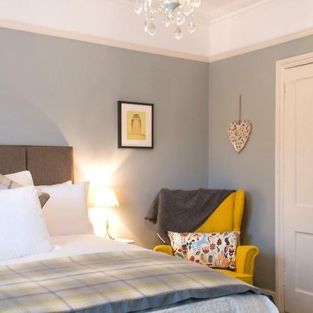 April House Weybridge - Boutique Guesthouse Bagian luar foto
