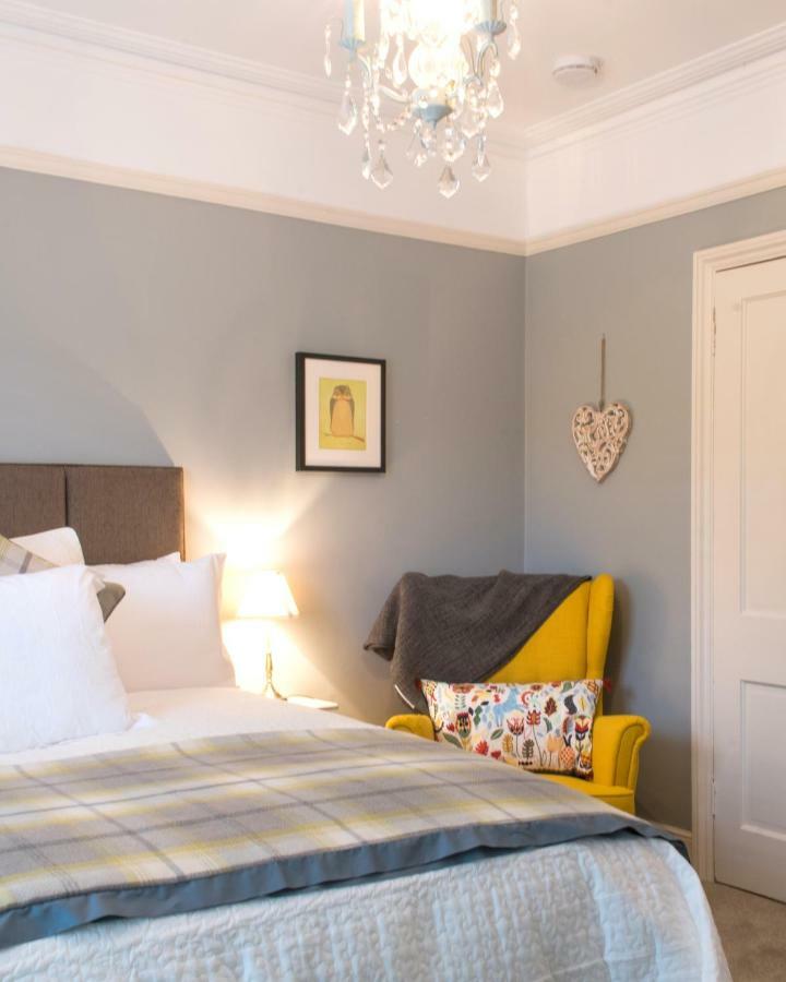 April House Weybridge - Boutique Guesthouse Bagian luar foto