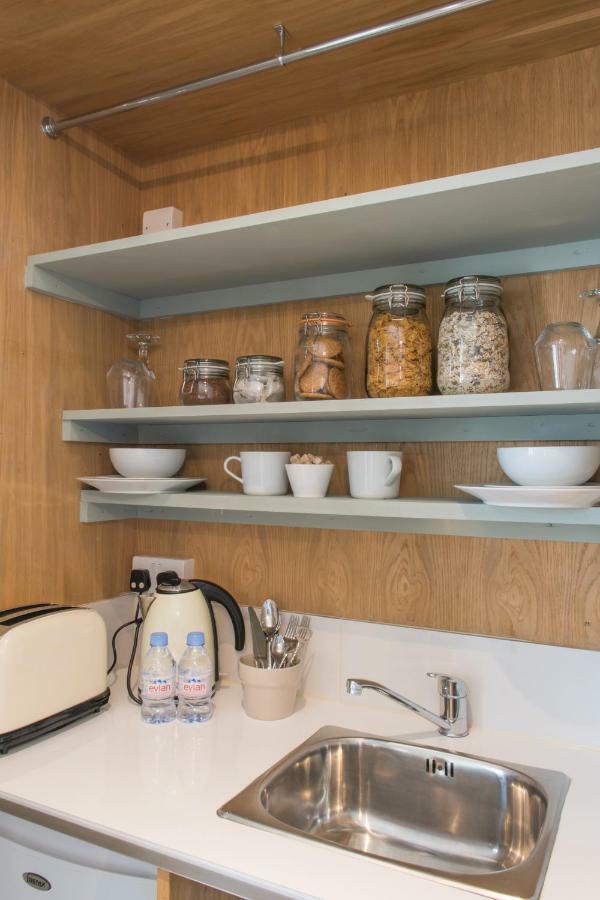 April House Weybridge - Boutique Guesthouse Bagian luar foto